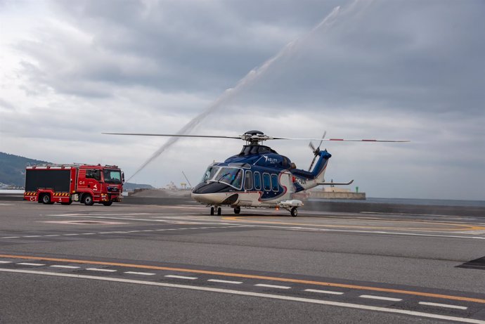 Recibimiento oficial a la linea regular de helicópteros que unirá Ceuta y Melill