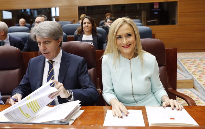 Cristina Cifuentes y Ángel Garrido en la Asamblea de Madrid