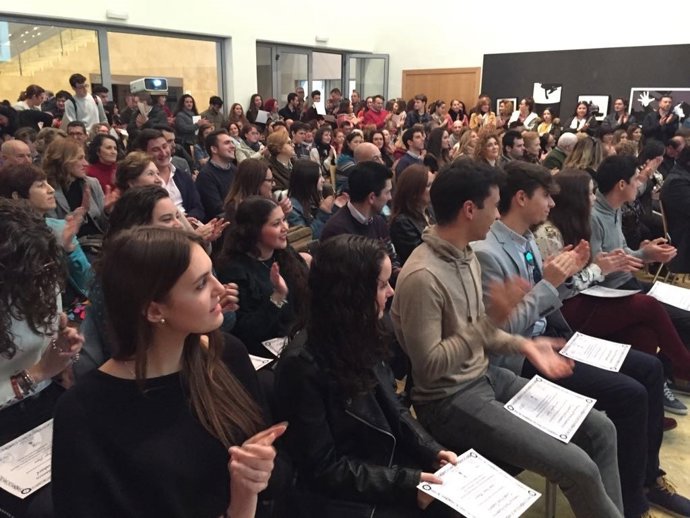 Se han presentado un número mayor de jóvenes que optan a la Universidad.