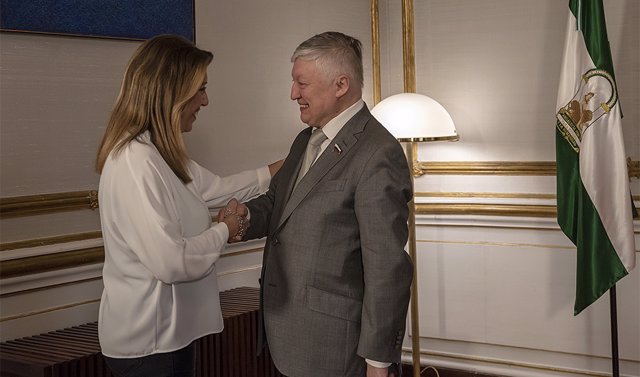 Susana Díaz recibe en San Telmo a Anatoli Karpov