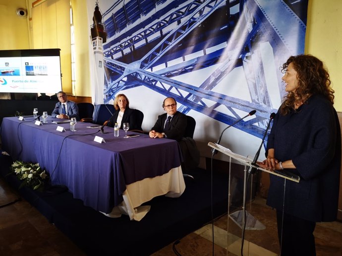 La presidenta de Puertos del Estado en la presentación de la nueva línea de MSC