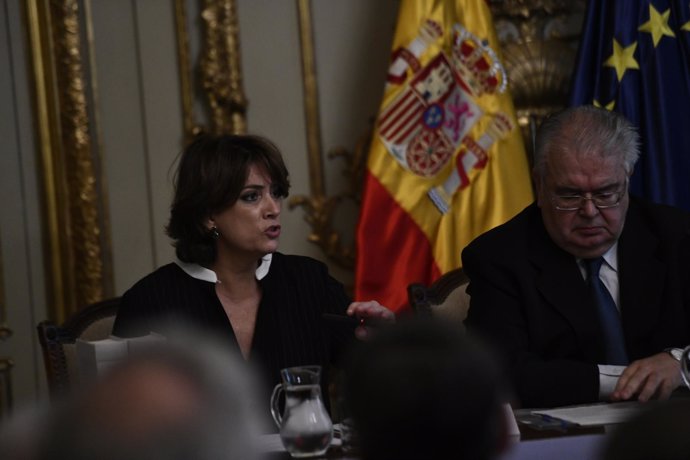 Dolores Delgado presenta el libro Comentarios a la Constitución Española