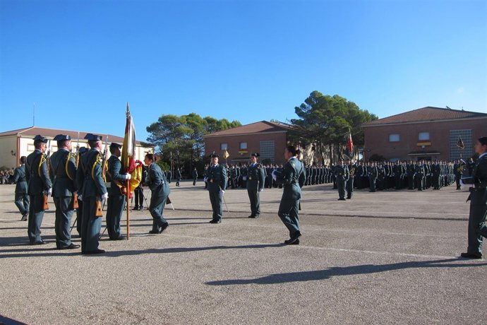 Jura de bandera de la 124 promoción de guardias en la Academia de Baeza.