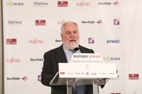 Arias Cañete ve clave ir a una movilidad de bajas emisiones para lograr los objetivos energéticos y climáticos