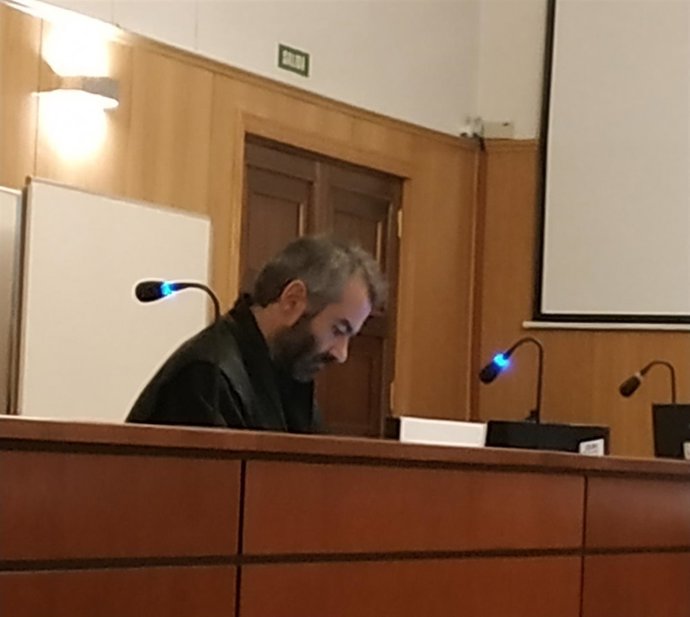 El letrado condenado, durante el juicio en la Audiencia.