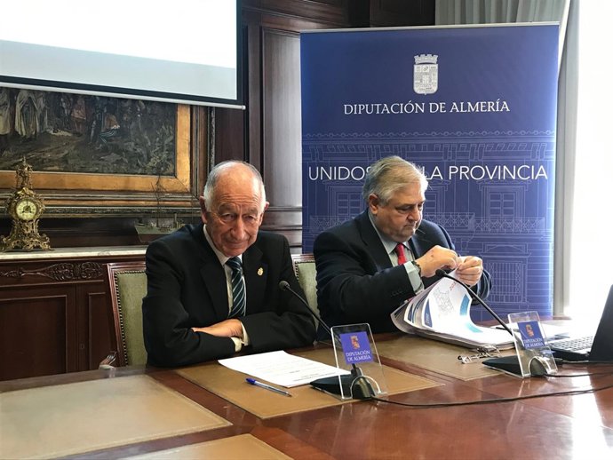 Gabriel Amat y Manuel Alías han presentado el presupuesto para 2019.
