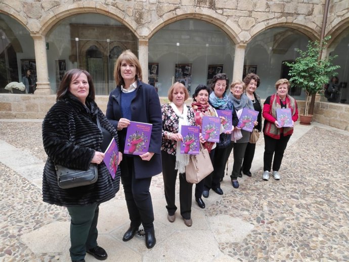 Varias protagonistas del libro Historias del mundo rural