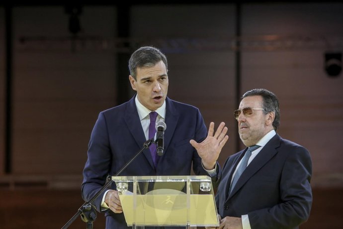 El presidente del Gobierno, Pedro Sánchez, asiste al acto de conmemoración del 8