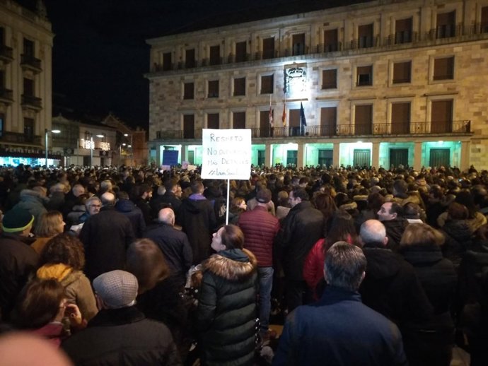 Zamora.- Concentración de repulsa por el asesinato de Laura Luelmo