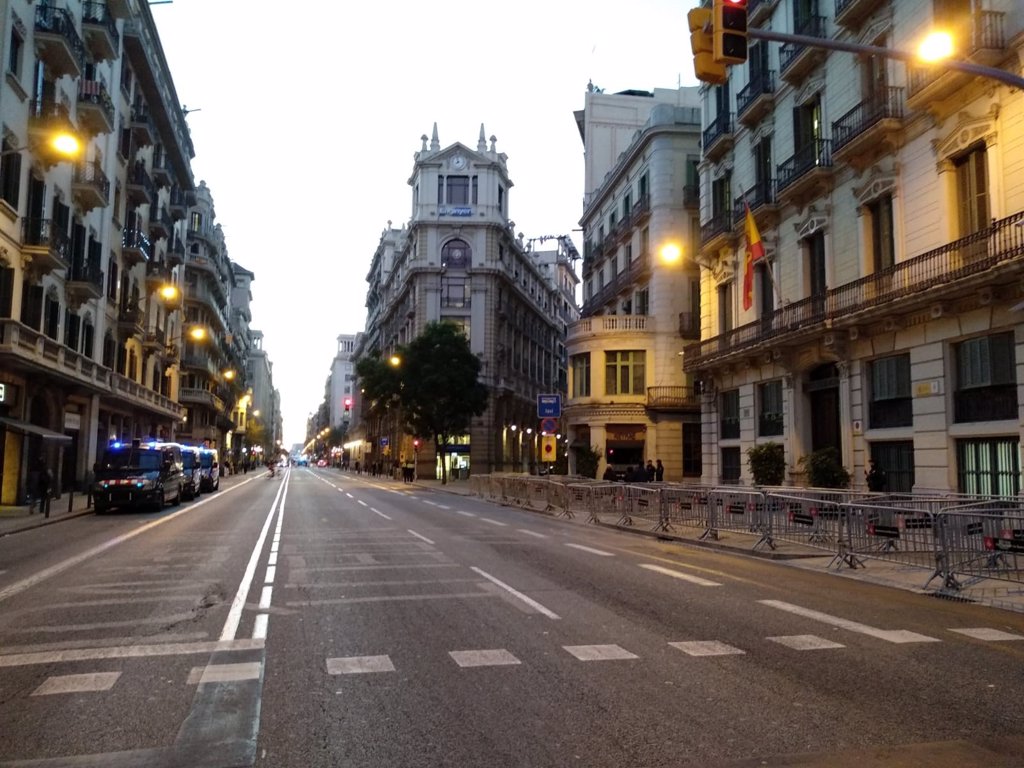 Grupos de CDR cortan arterias centrales del centro de Barcelona como la