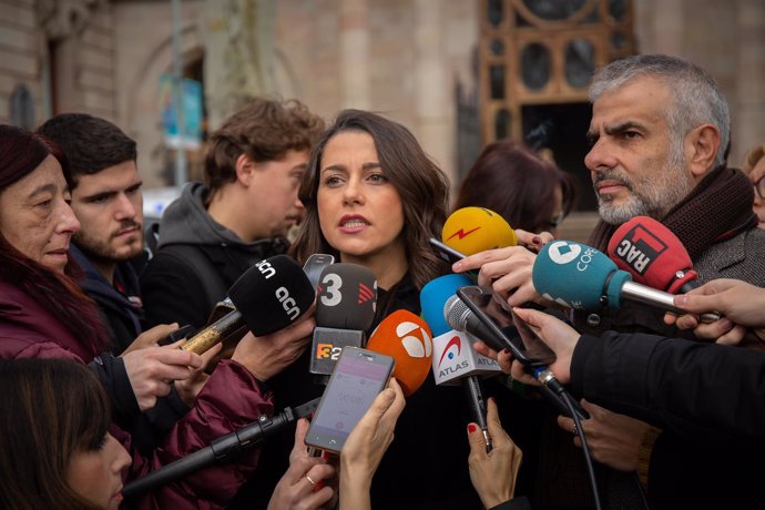Inés Arrimadas se querella contra el president del Parlament, Roger Torrent