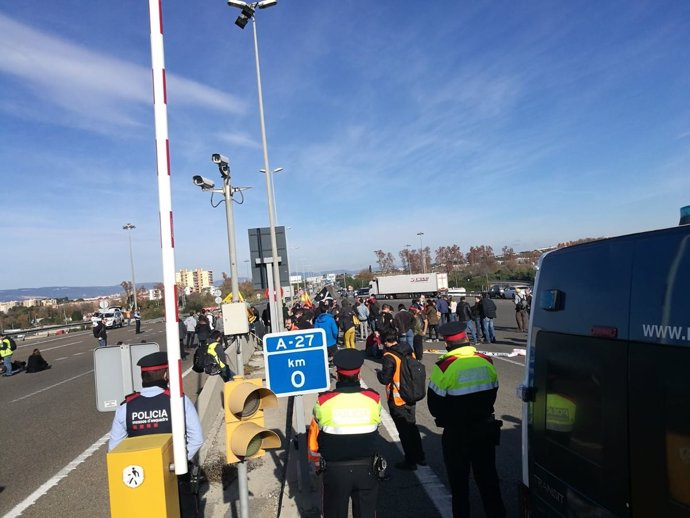 Reabierto el acceso principal para camiones al Puerto de Tarragona