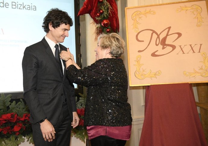 Premio Bilbainía a la Diputación Bizkaia Mujer Siglo XXI