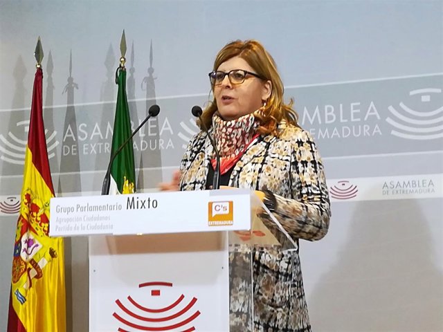 María Victoria Domínguez en rueda de prensa este viernes en Mérida