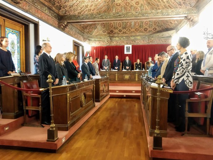 Valladolid.- Minuto de silencio durante el Pleno de la Diputación de Valladolid