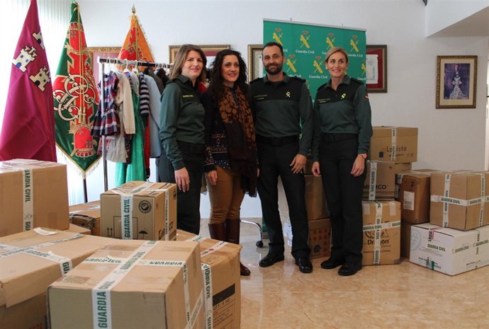 Campaña recogida Aicia Barquero en el centro