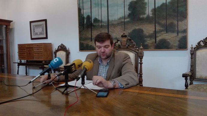 Rueda de prensa del portavoz de la Diputación de Lugo, Álvaro Santos