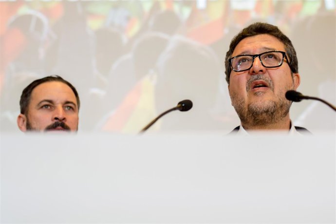 En Sevilla, rueda de prensa del presidente de VOX, Santiago Abascal, y del candi