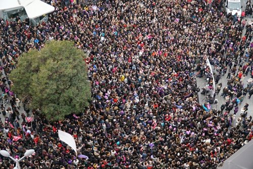 Mujeres periodistas se concentran en la plaza de Callao