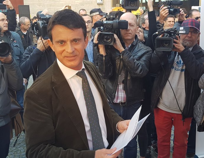 Manuel Valls intervé en un acte al barri del Raval a Barcelona