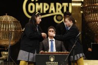 El cuarto premio del 67.774 deja cinco décimos vendidos en As Pontes, A Coruña, Ourense y Guitiriz