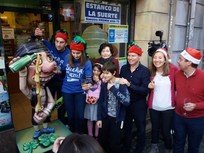 Celebración del 'Gordo' de 2018 que dejó 3 décimos 11 décimos en Asturias