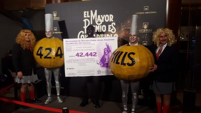 Anécdotas del Sorteo de Navidad 2018, assitentes disfrazados de bola