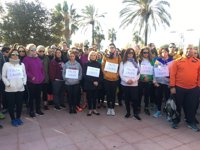 Más de 400 personas participan en Málaga en una caminata contra la violencia machista con el lema 'Correr sin miedo'