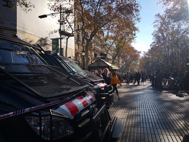 Mossos refuerzan la seguridad en La Rambla de Barcelona