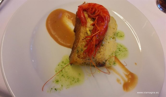 Patel de puerros con gambas y manzana