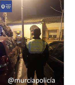 Los agentes de Policía Local, en el lugar del suceso