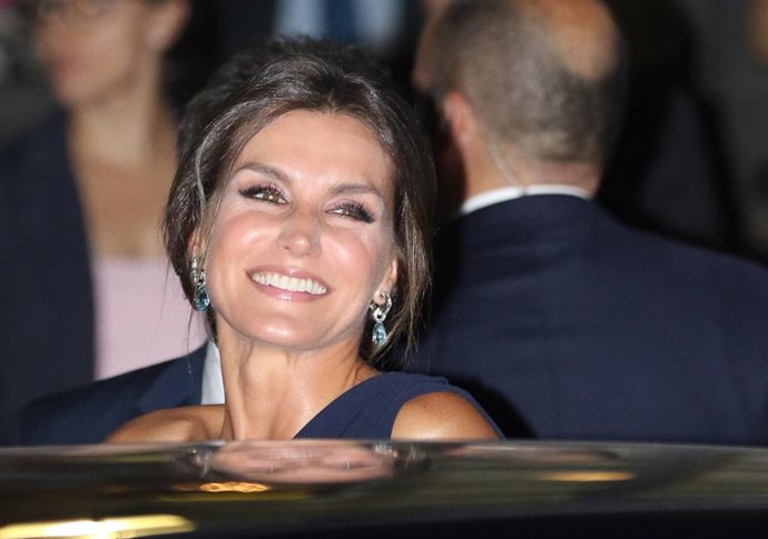 Reina Letizia En El Bicentenario Del Teatro Real De Pedro Del Hierro
