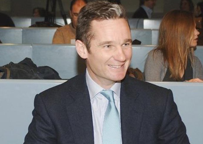 Iñaki urdangarin riendo portada