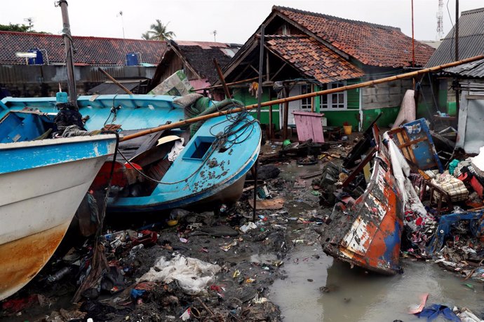 Daños causados por el tsunami de Indonesia