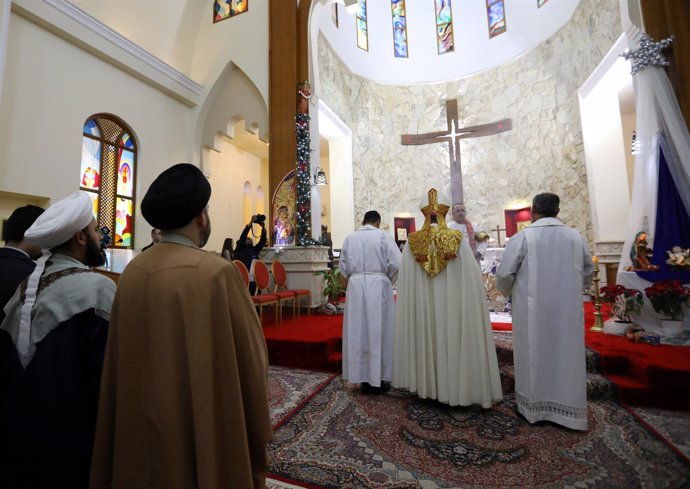 Misa de Navidad en una iglesia de Bagdad (Irak)