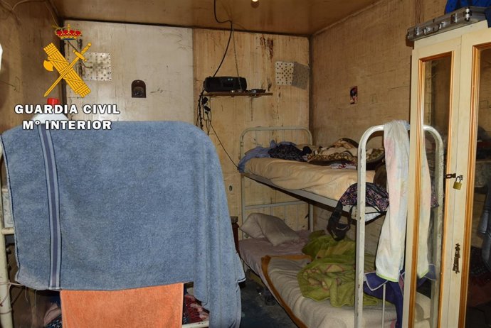 Contenedores donde vivían hacinados los trabajadores