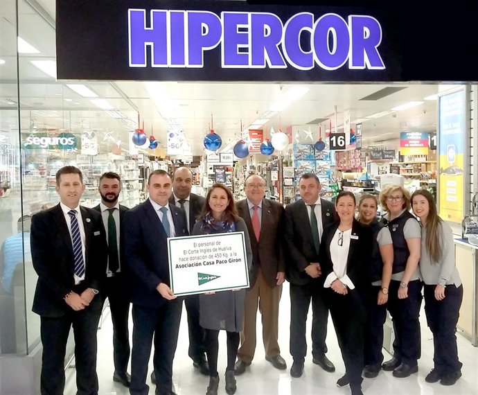 Donación de El Corte Inglés a la Casa Paco Girón.
