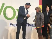 Abascal asegura que Vox "no va a votar un gobierno que no se siente a escuchar y atender" sus propuestas