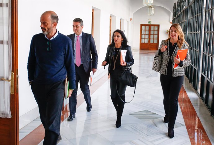 El grupo de trabajo PP-Cs inicia su primera reunión para alcanzar un acuerdo pro