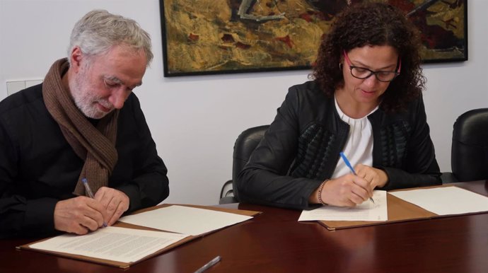 Cladera firma el acuerdo para dar 200.000 euros en ayudas para Pollença