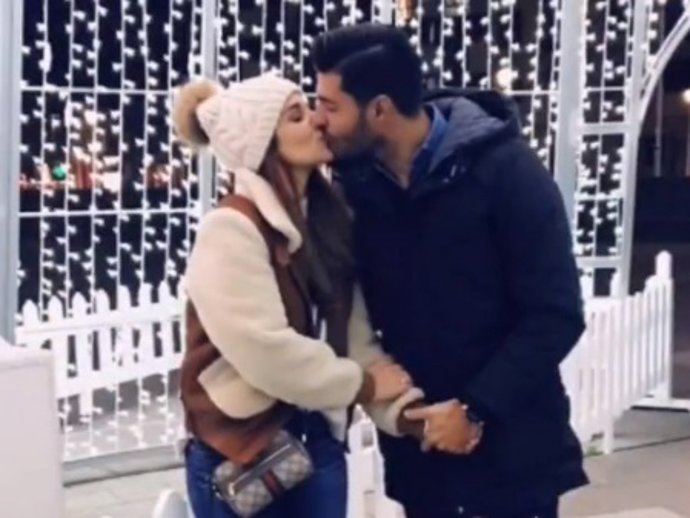 Paula Echevarría y Miguel Torres pasean su amor por las calles de Gijón