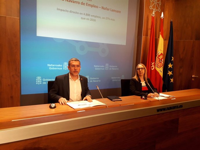Miguel Laparra, vicepresidente del Gobierno de Navarra, y Paz Fernández, del SNE