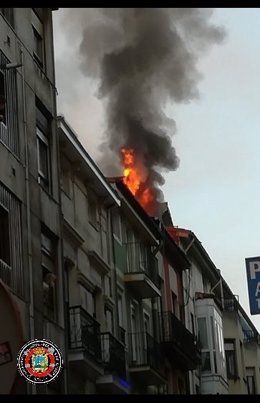Atico en llamas en la calle Madrid