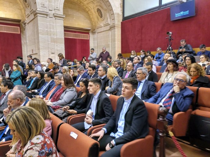 Diversos invitados a la sesión constitutiva del Parlamento de Andalucía