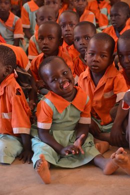 Euroforum regala sonrisas en Navidad a los niños en Kenia, financiando un proyec