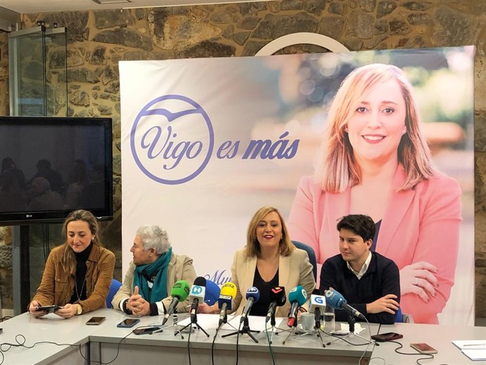 Elena Muñoz en la sede del PP en Vigo.