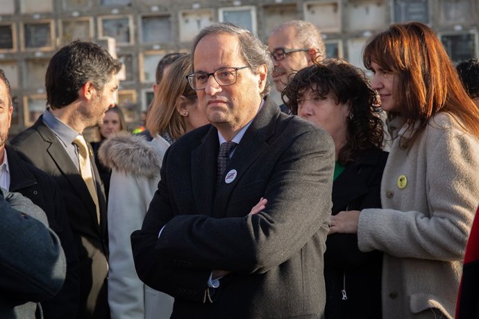 Ofrena floral davant la tomba de Francesc Macià del president del Parlament