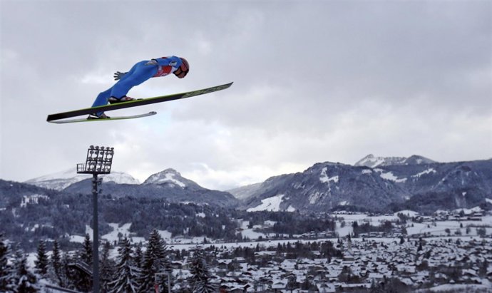 Stefan Kraft gana en Oberstdorf en los Cuatro Trampolines 