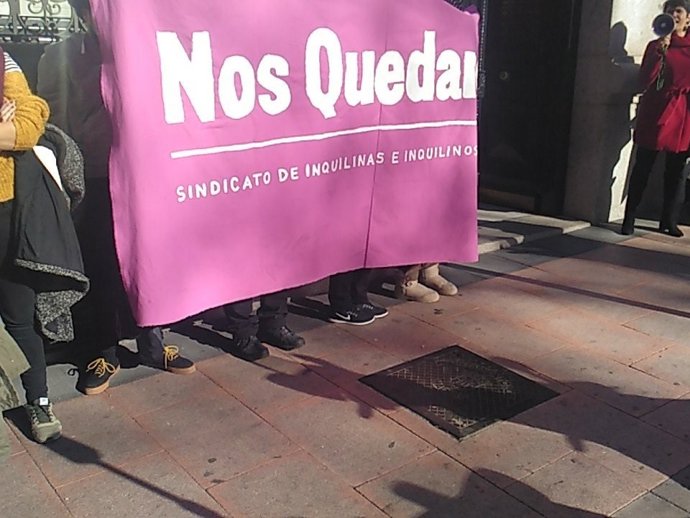 Inquilinos se manifestan contra un fondo de inversión