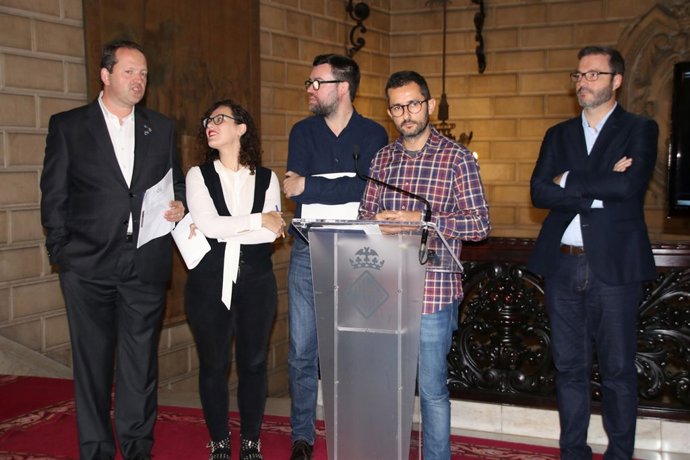 Noguera, en rueda de prensa por la adjudicación de autobuses